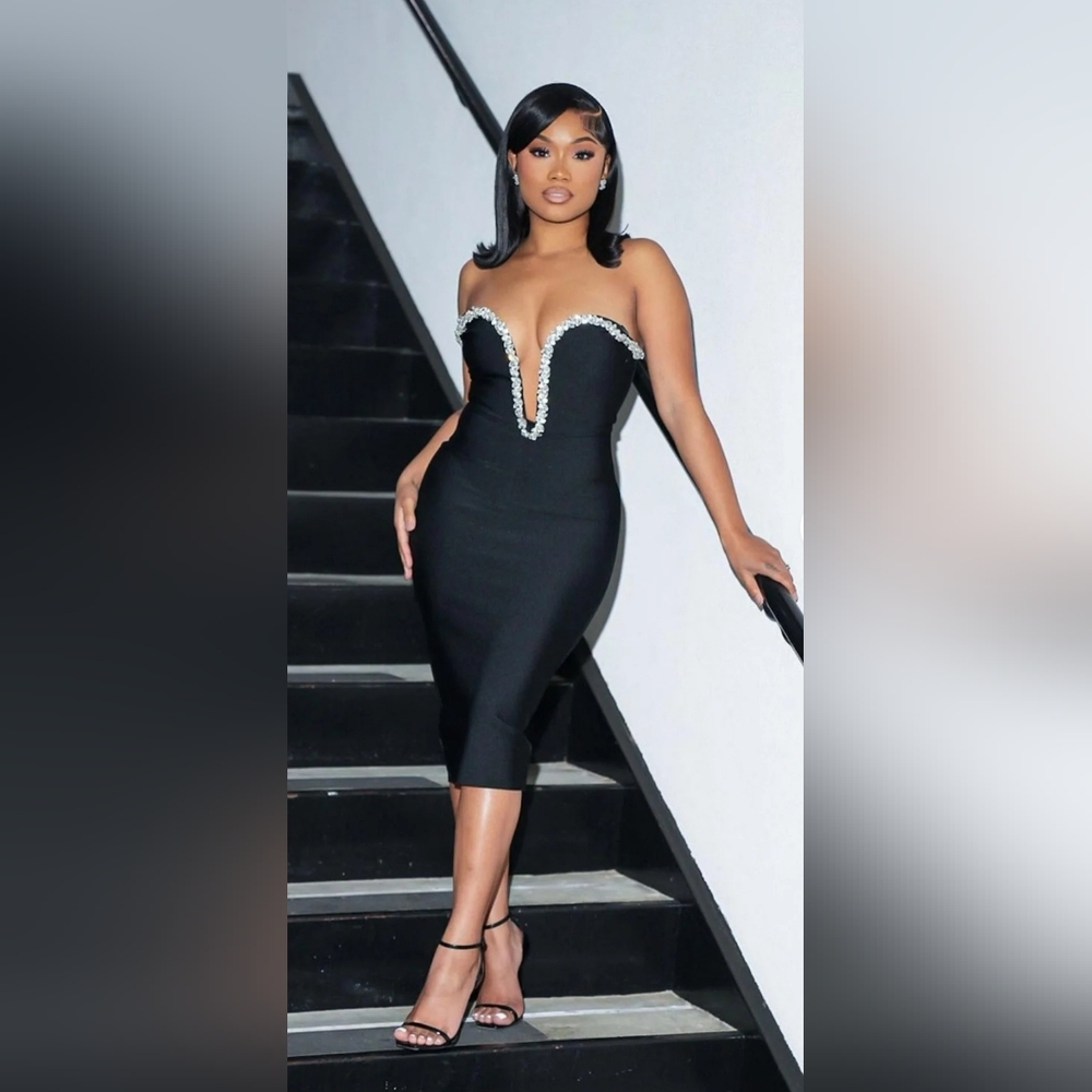 Chic Black Strapless Dress with Crystal Detailing